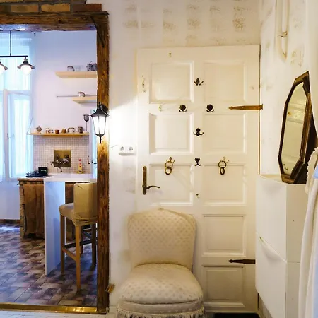 New Flower Garden Budapeste