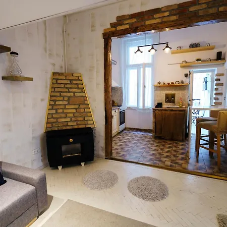 New Flower Garden Budapeste